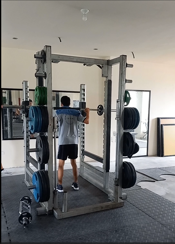 Entrenamiento en Gimnasio (1)